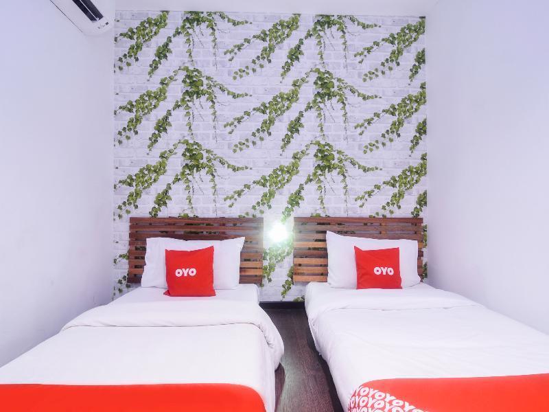 Oyo 1119 Memoire Express Hotel 쿠칭 외부 사진