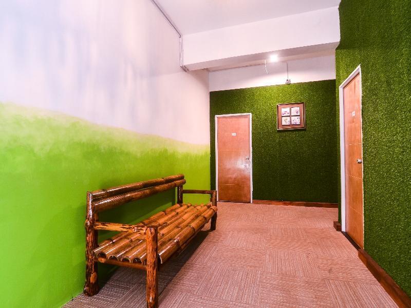 Oyo 1119 Memoire Express Hotel 쿠칭 외부 사진
