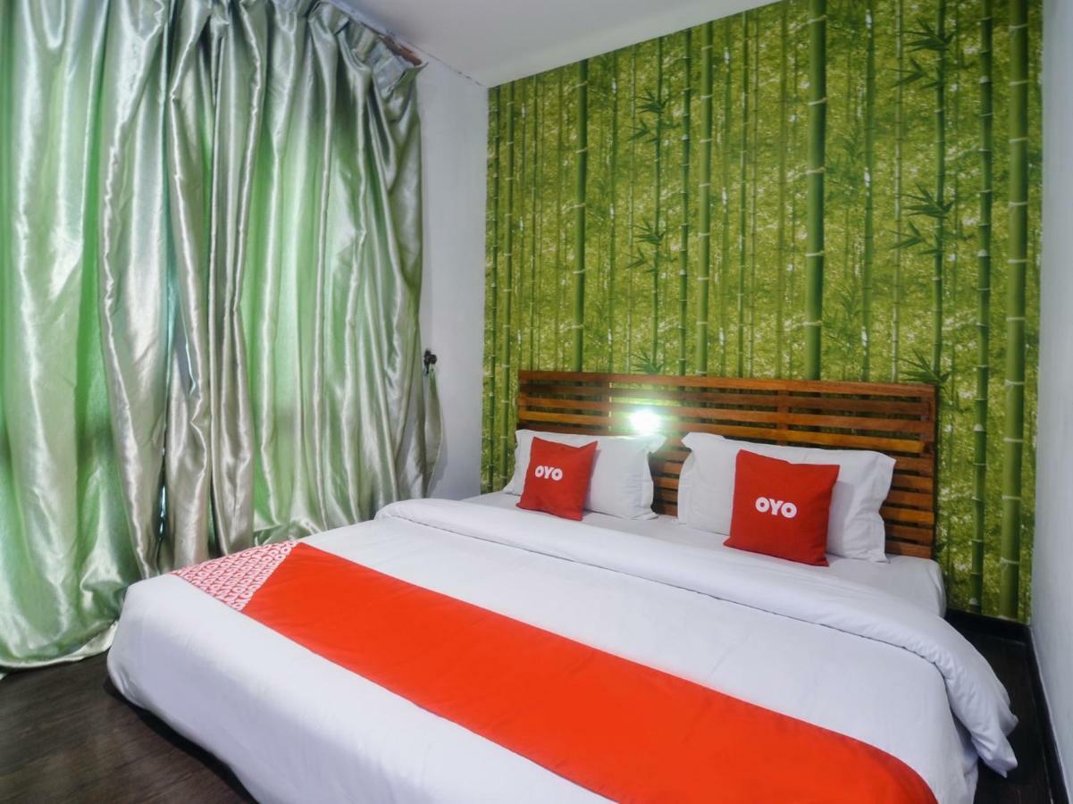 Oyo 1119 Memoire Express Hotel 쿠칭 외부 사진