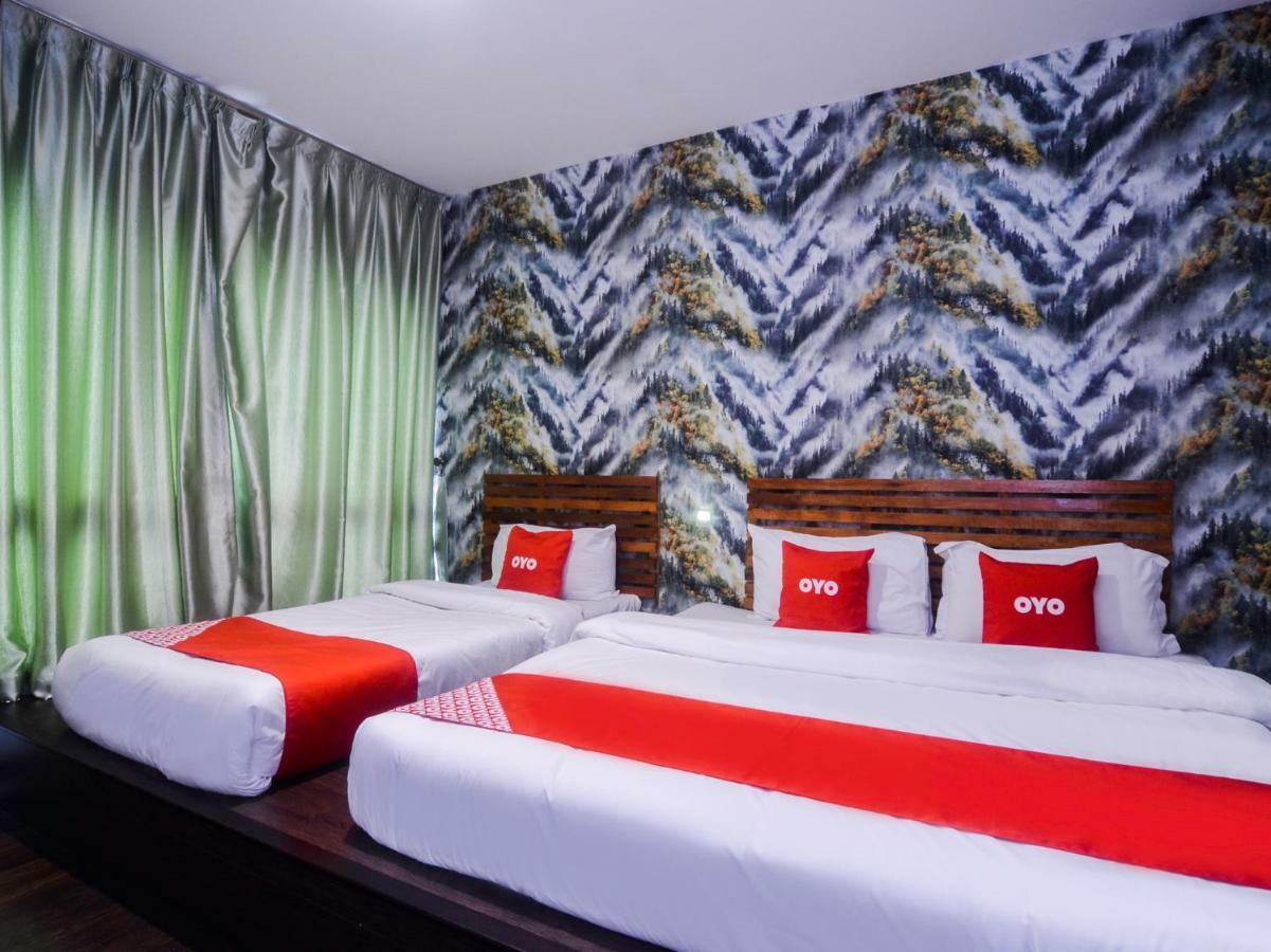 Oyo 1119 Memoire Express Hotel 쿠칭 외부 사진