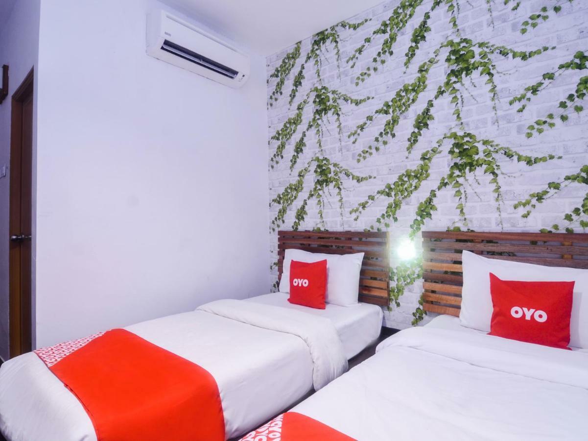 Oyo 1119 Memoire Express Hotel 쿠칭 외부 사진